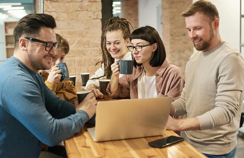 The 2025 Guide to Multichannel Selling